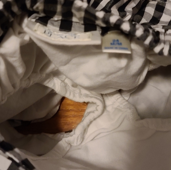 10 for $25 - The Children's Place Girls 24m Black & White Checkered Skort - Picture 3 of 3